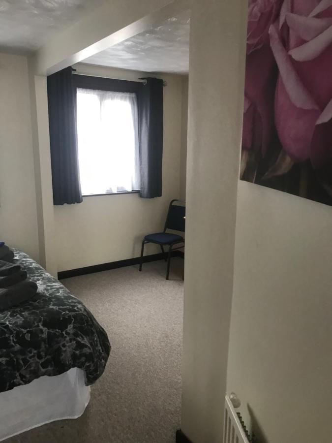 Dolphin Hotel Public House Уеймут Екстериор снимка