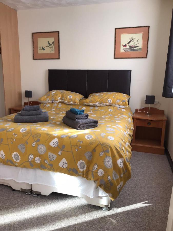 Dolphin Hotel Public House Уеймут Екстериор снимка