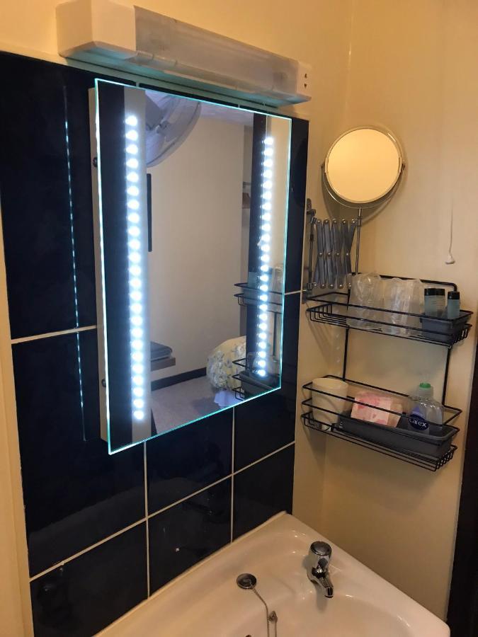 Dolphin Hotel Public House Уеймут Екстериор снимка
