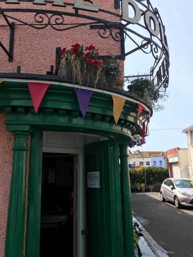 Dolphin Hotel Public House Уеймут Екстериор снимка